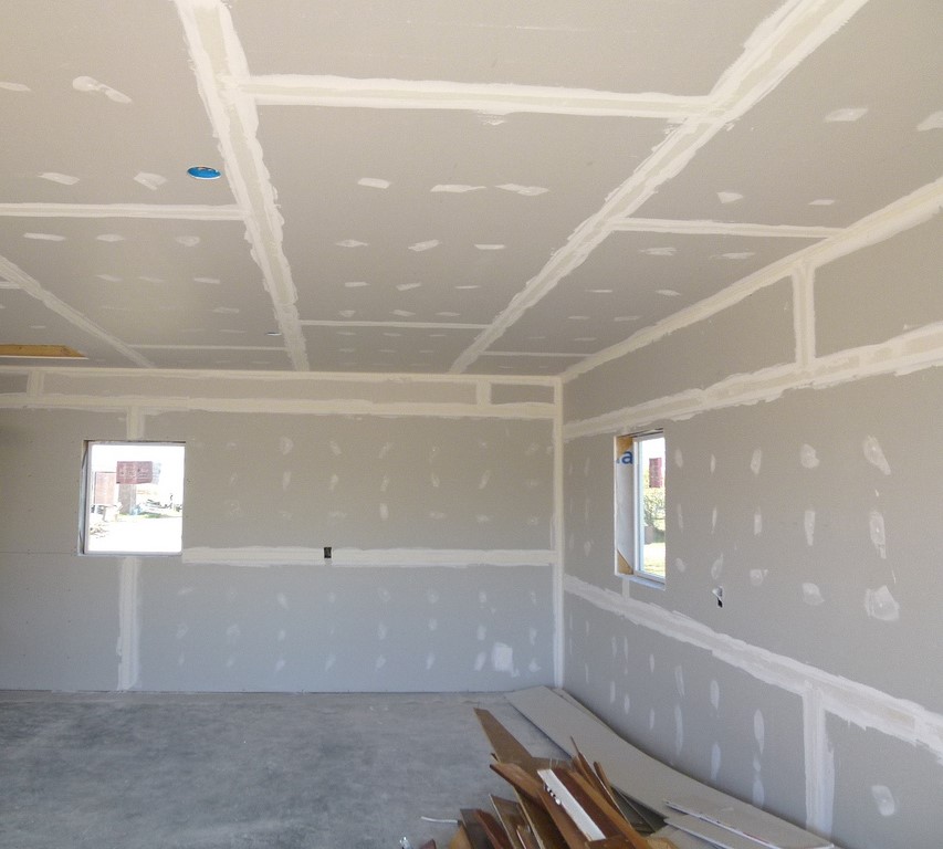 4 Reasons Why You Need Professionals For Drywall Repair